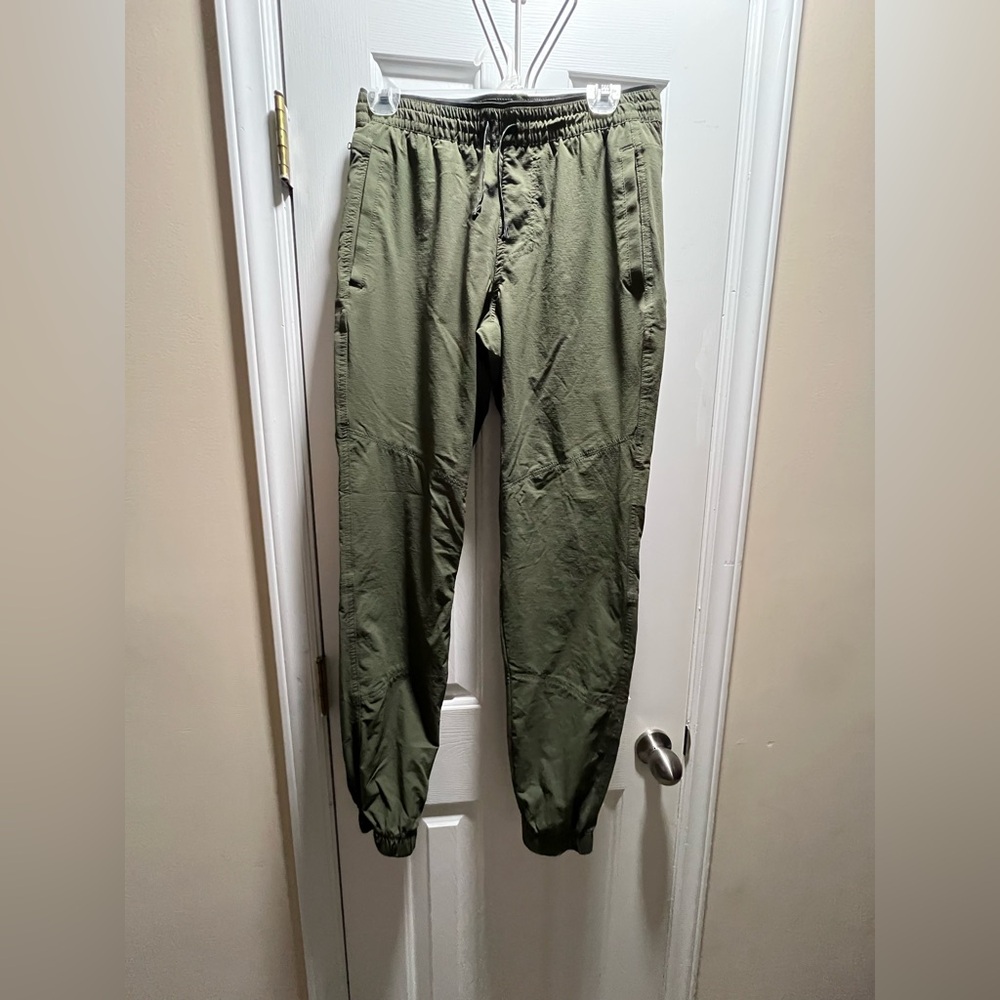 Kühl Men’s Olive Green Hiking Pants. Men’s Size Small/Long Length